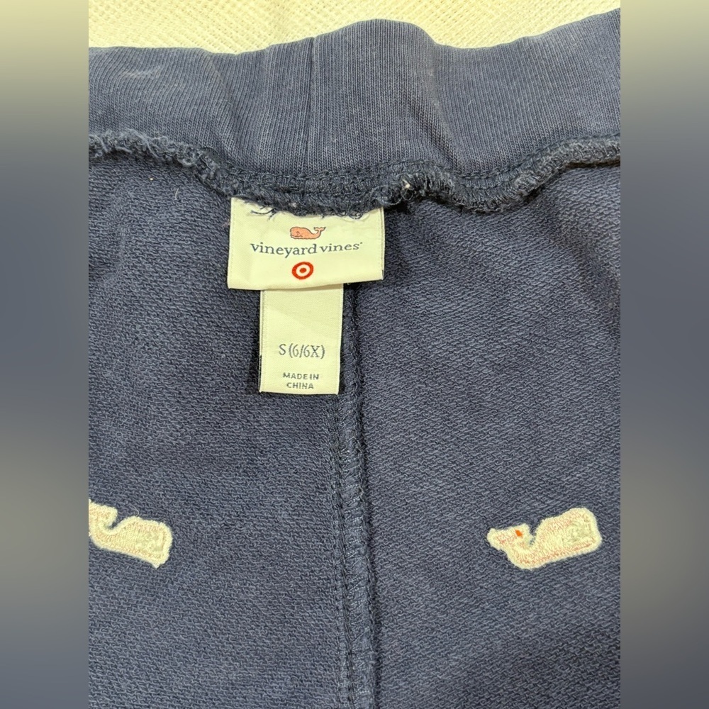 🐳 Girls' Vineyard Vines  Navy Whale Shorts 🐳 - Picture 3 of 3